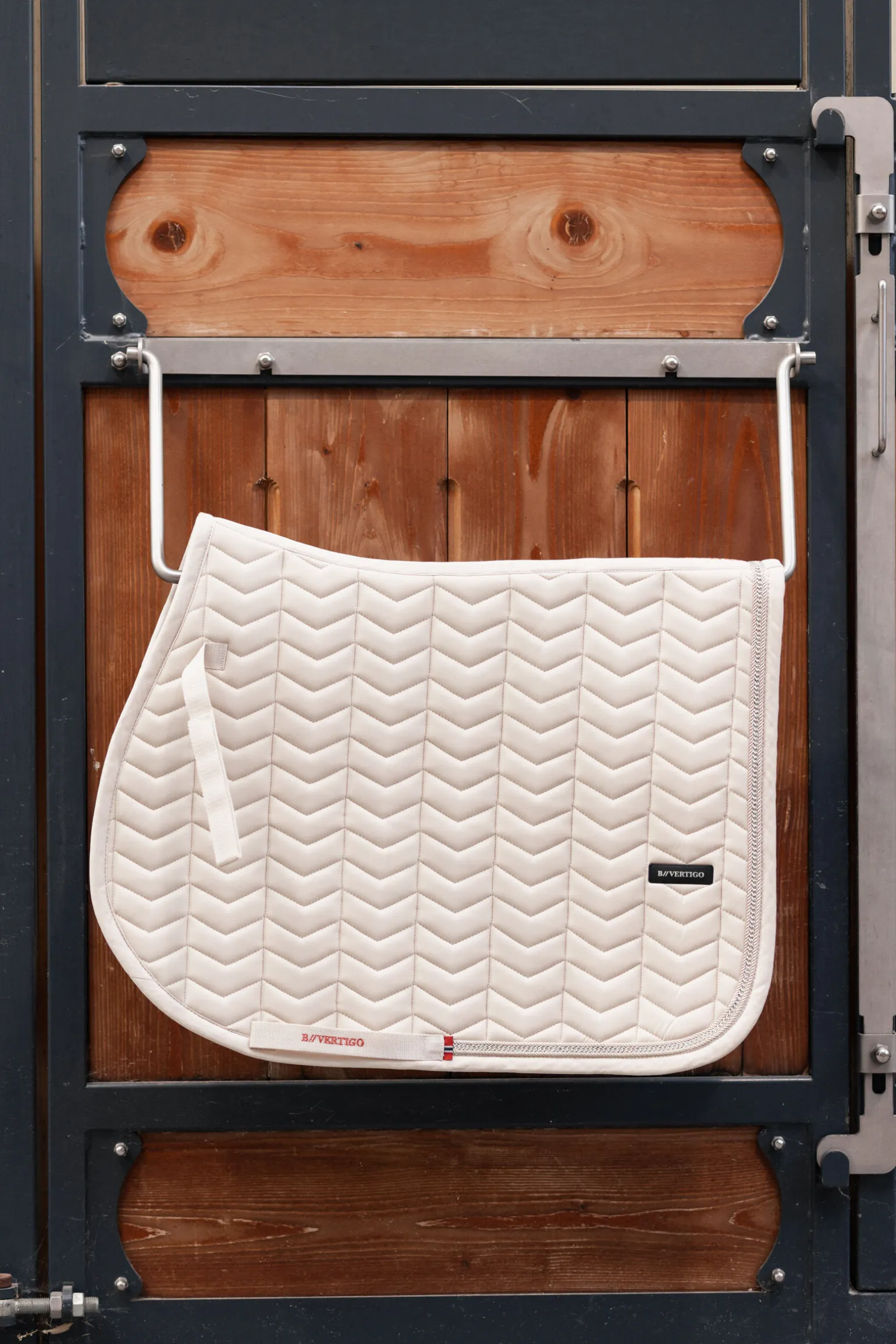 B Vertigo Empowerment sprangsjabrak