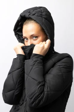 B Vertigo Gem lettfôret frakk til dame