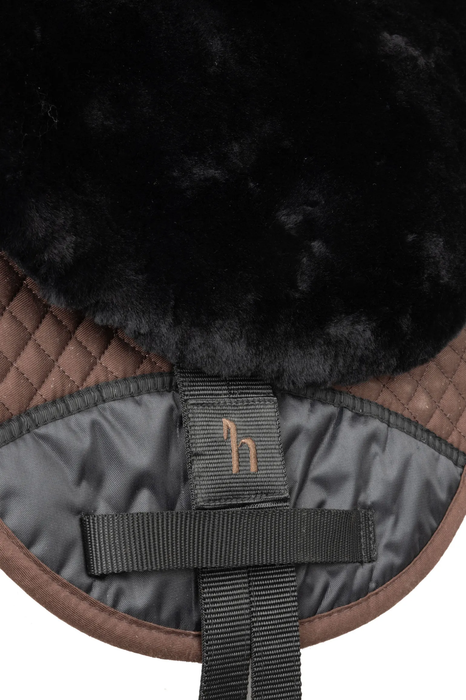 Horze ridematte i sauefell