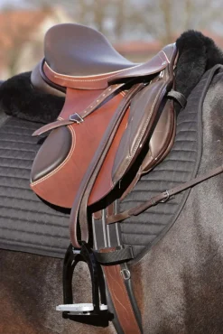 Kavalkade halvpad i ull med lommer