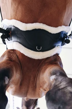 Kentucky Horsewear saueskinn anatomisk gjord, kort